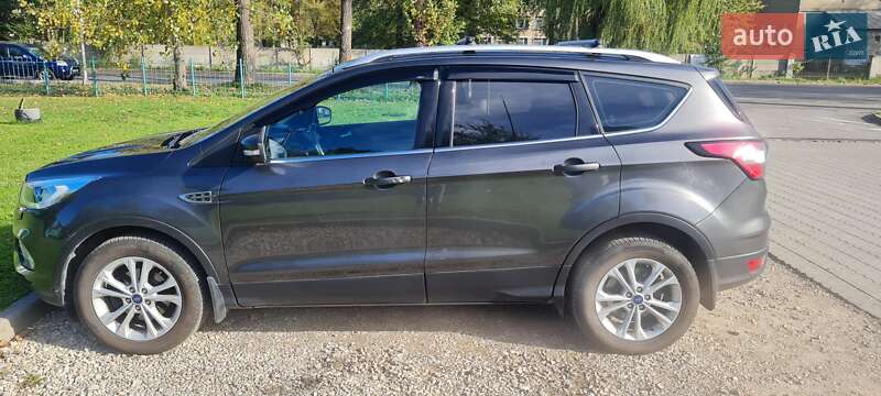 Позашляховик / Кросовер Ford Kuga 2019 в Івано-Франківську