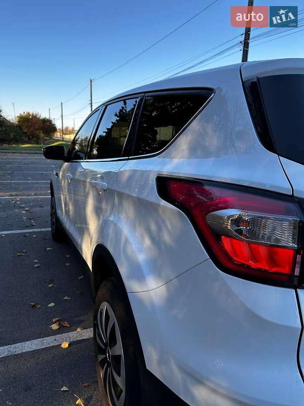 Позашляховик / Кросовер Ford Kuga 2019 в Кропивницькому