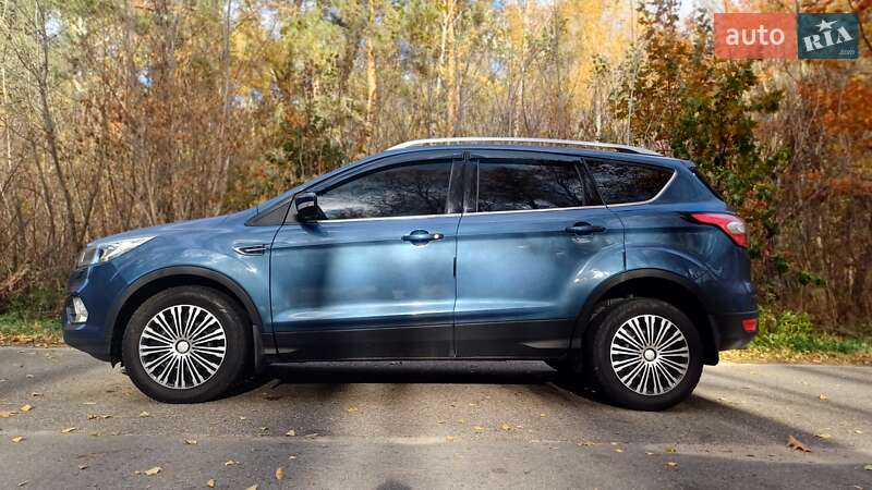 Внедорожник / Кроссовер Ford Kuga 2019 в Киеве