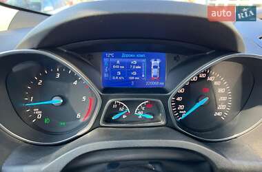Внедорожник / Кроссовер Ford Kuga 2013 в 