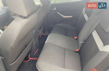 Внедорожник / Кроссовер Ford Kuga 2012 в Александрие