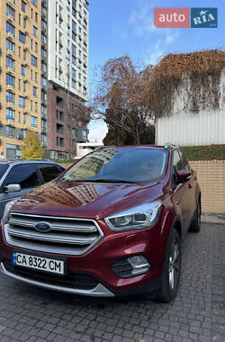 Внедорожник / Кроссовер Ford Kuga 2019 в 
