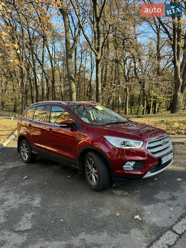 Позашляховик / Кросовер Ford Kuga 2019 в Києві