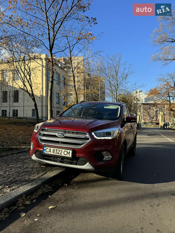 Позашляховик / Кросовер Ford Kuga 2019 в Києві