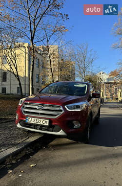 Внедорожник / Кроссовер Ford Kuga 2019 в 