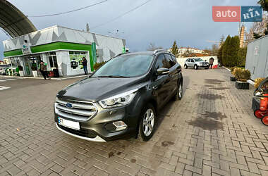 Позашляховик / Кросовер Ford Kuga 2019 в  фото 3 Позашляховик / Кросовер Ford Kuga 2019 в