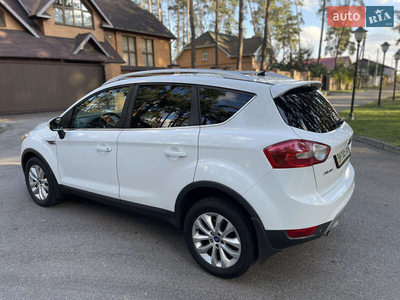 Внедорожник / Кроссовер Ford Kuga 2012 в Чернигове