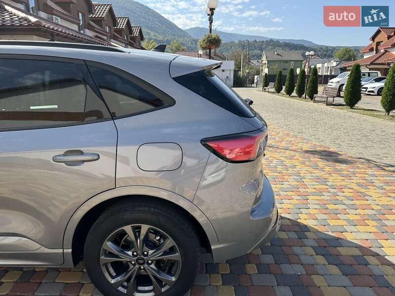 Внедорожник / Кроссовер Ford Kuga 2021 в Тячеве