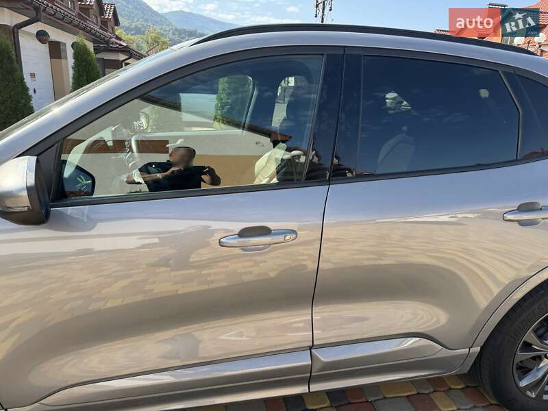 Внедорожник / Кроссовер Ford Kuga 2021 в Тячеве