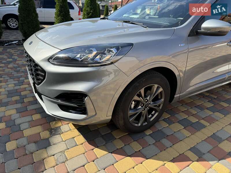 Внедорожник / Кроссовер Ford Kuga 2021 в Тячеве