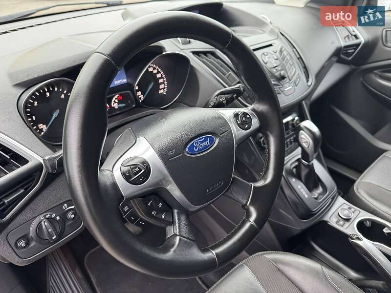 Внедорожник / Кроссовер Ford Kuga 2015 в Луцке