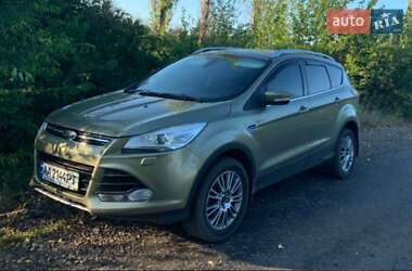 Внедорожник / Кроссовер Ford Kuga 2013 в 