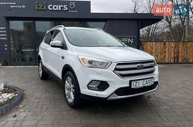 Позашляховик / Кросовер Ford Kuga 2017 в Львові