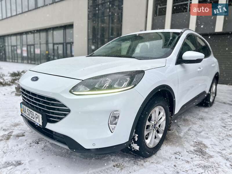 Внедорожник / Кроссовер Ford Kuga 2020 в Ирпене