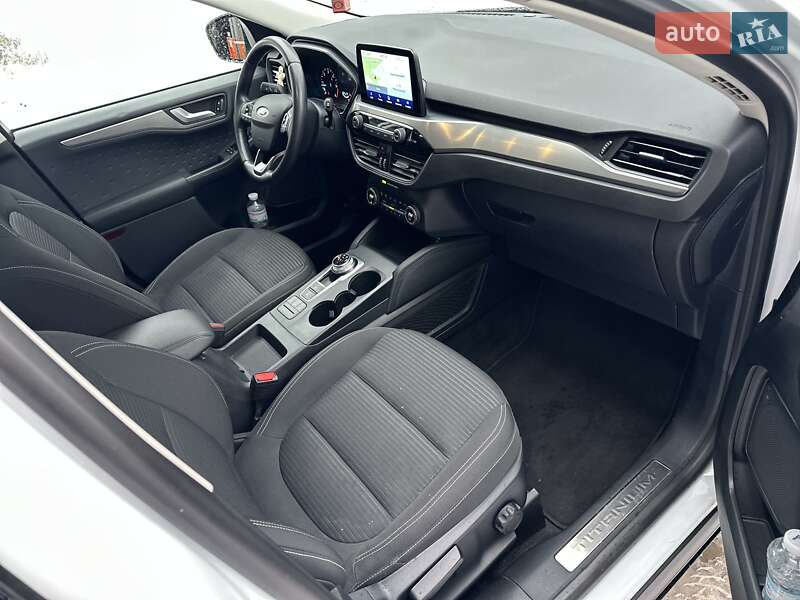 Внедорожник / Кроссовер Ford Kuga 2020 в Ирпене
