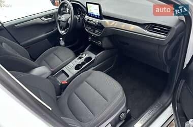 Позашляховик / Кросовер Ford Kuga 2020 в 
