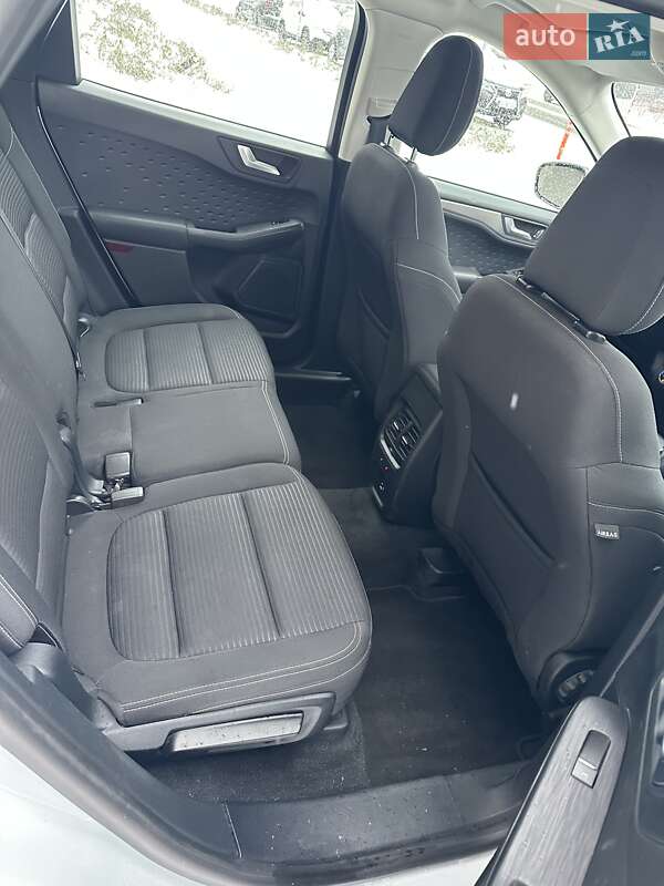 Внедорожник / Кроссовер Ford Kuga 2020 в Ирпене