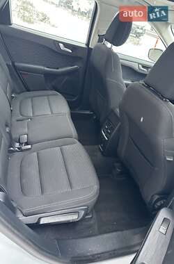 Позашляховик / Кросовер Ford Kuga 2020 в 