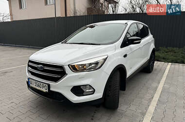 Внедорожник / Кроссовер Ford Kuga 2017 в Ирпене