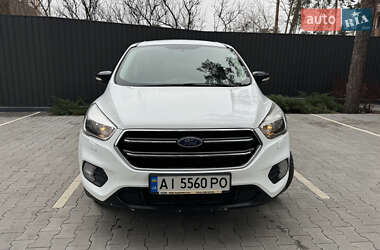 Внедорожник / Кроссовер Ford Kuga 2017 в Ирпене