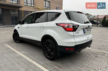 Внедорожник / Кроссовер Ford Kuga 2017 в Ирпене