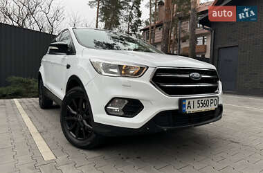 Позашляховик / Кросовер Ford Kuga 2017 в Ірпені