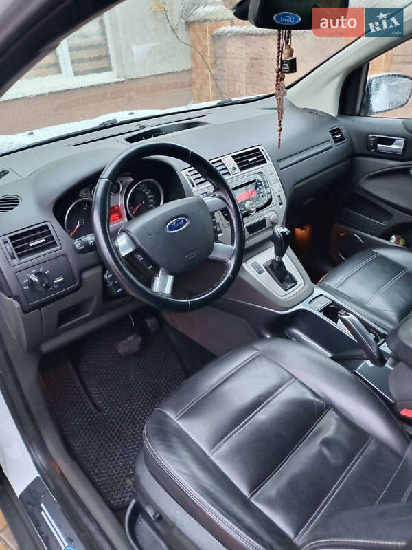 Внедорожник / Кроссовер Ford Kuga 2012 в Хусте