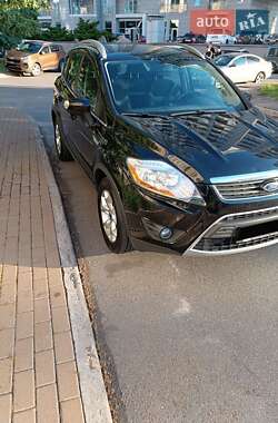Внедорожник / Кроссовер Ford Kuga 2012 в 