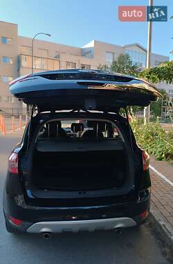 Внедорожник / Кроссовер Ford Kuga 2012 в 
