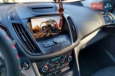 Внедорожник / Кроссовер Ford Kuga 2017 в 