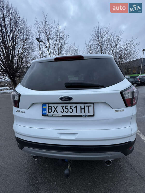 Внедорожник / Кроссовер Ford Kuga 2017 в Каменец-Подольском