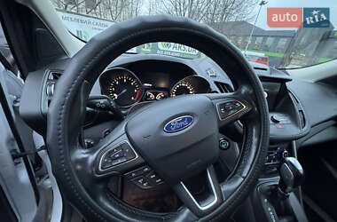 Внедорожник / Кроссовер Ford Kuga 2017 в Каменец-Подольском