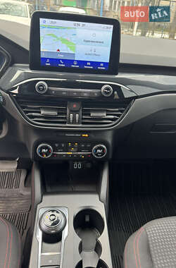Позашляховик / Кросовер Ford Kuga 2021 в Києві