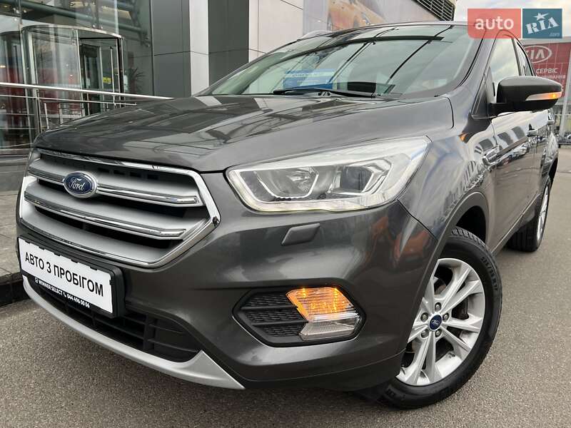 Внедорожник / Кроссовер Ford Kuga 2019 в Киеве