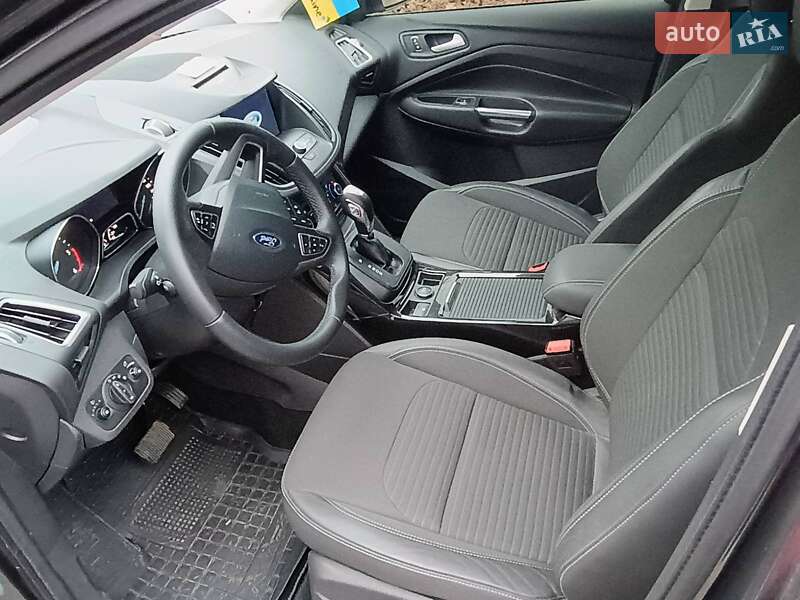 Внедорожник / Кроссовер Ford Kuga 2019 в Южноукраинске