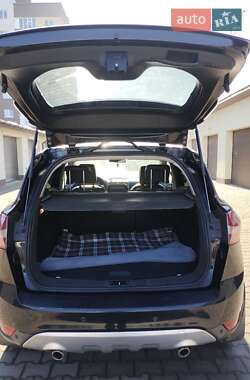 Внедорожник / Кроссовер Ford Kuga 2010 в 