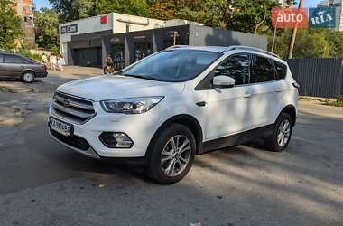 Внедорожник / Кроссовер Ford Kuga 2019 в 