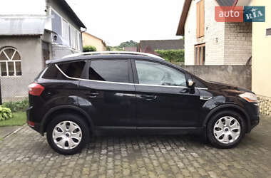 Внедорожник / Кроссовер Ford Kuga 2012 в 