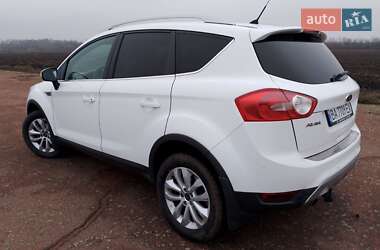 Внедорожник / Кроссовер Ford Kuga 2012 в 