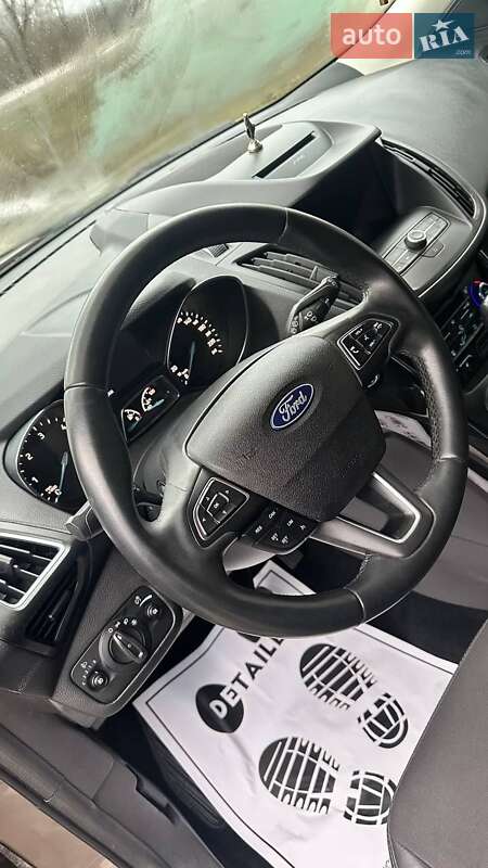 Позашляховик / Кросовер Ford Kuga 2019 в Олександрії