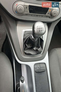 Позашляховик / Кросовер Ford Kuga 2011 в 
