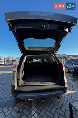Внедорожник / Кроссовер Ford Kuga 2013 в 