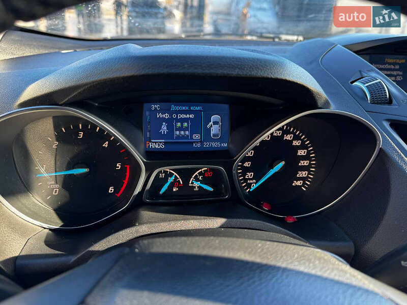 Внедорожник / Кроссовер Ford Kuga 2013 в Ивано-Франковске