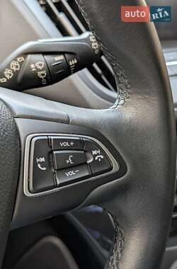 Внедорожник / Кроссовер Ford Kuga 2019 в 