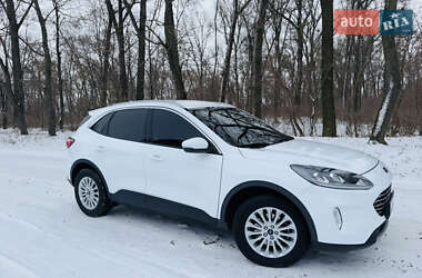 Позашляховик / Кросовер Ford Kuga 2022 в Ромнах