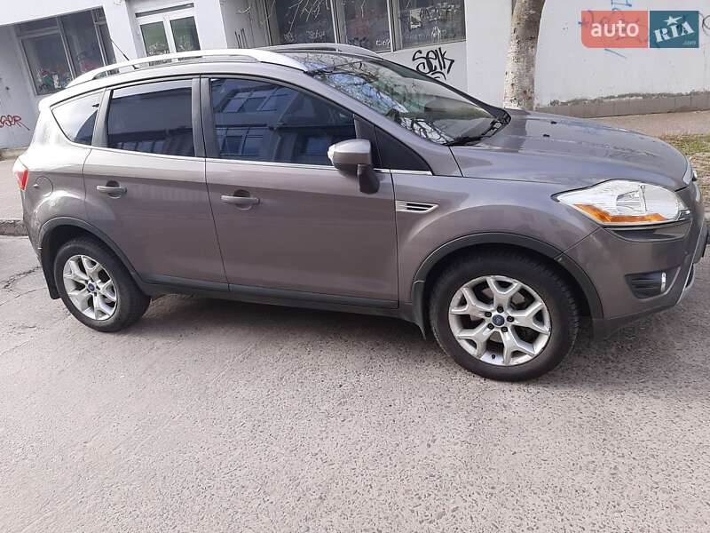 Внедорожник / Кроссовер Ford Kuga 2012 в Вараше фото 2 Внедорожник / Кроссовер Ford Kuga 2012 в Вараше