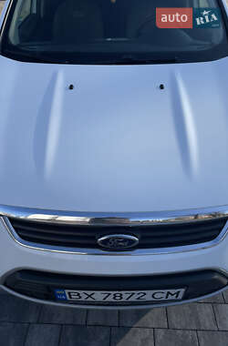 Внедорожник / Кроссовер Ford Kuga 2012 в 