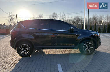 Внедорожник / Кроссовер Ford Kuga 2008 в 