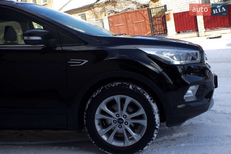 Внедорожник / Кроссовер Ford Kuga 2019 в Черкассах