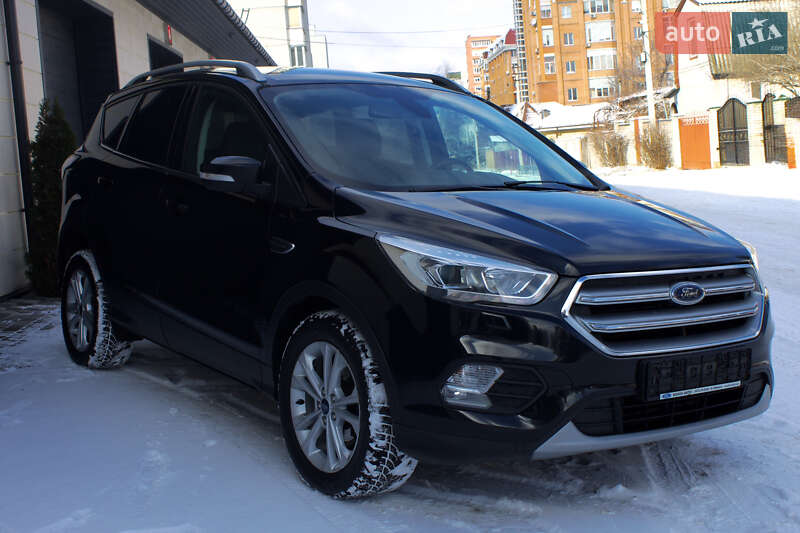 Внедорожник / Кроссовер Ford Kuga 2019 в Черкассах